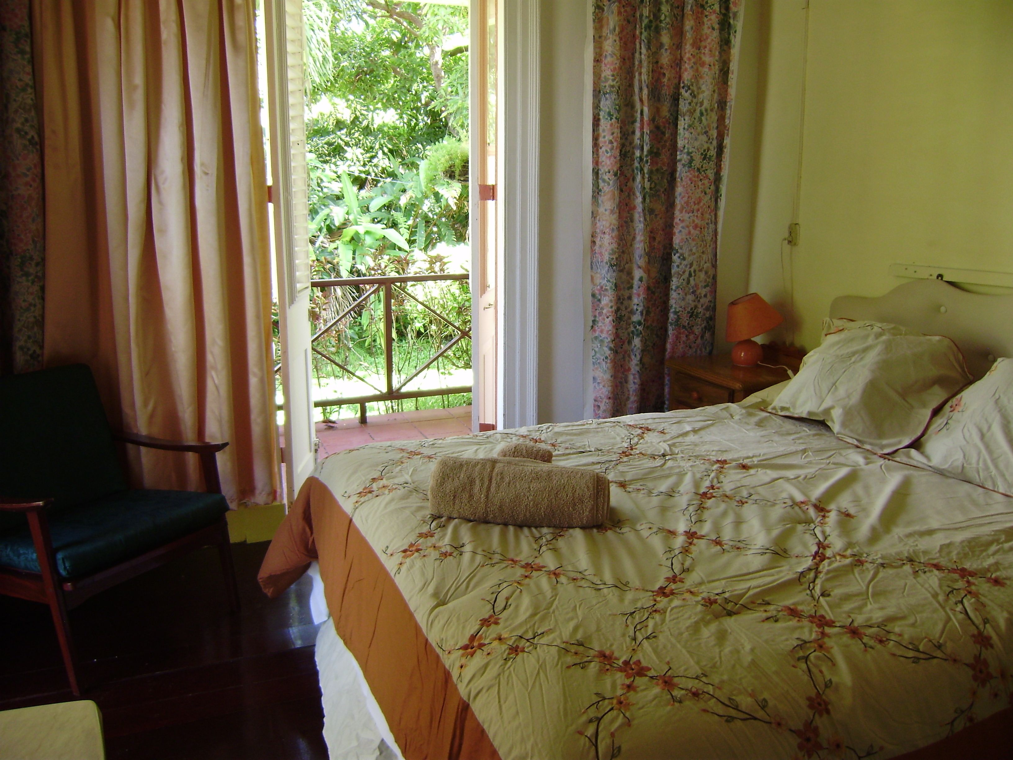 1 bedroom, minibar, individually decorated, individually furnished