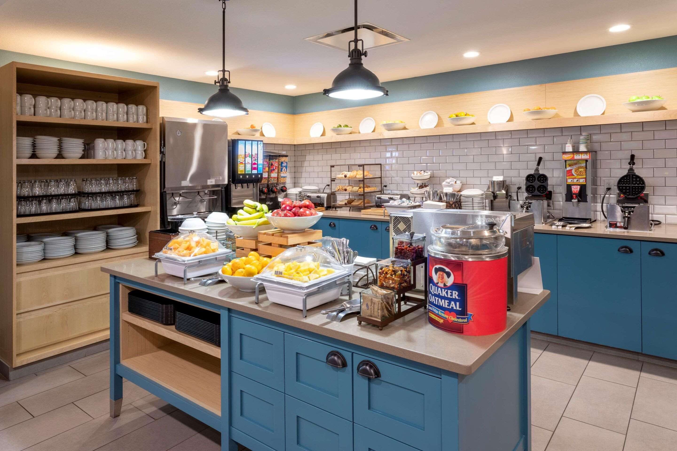 free daily continental breakfast