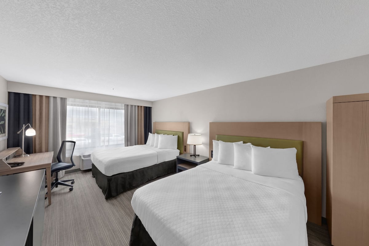 premium bedding, down duvets, pillow-top beds, desk