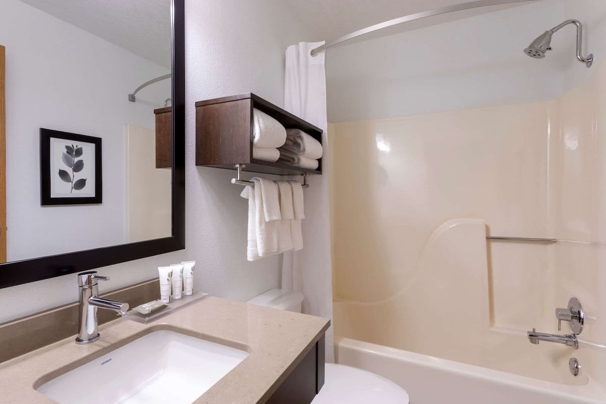 premium bedding, down duvets, pillow-top beds, desk