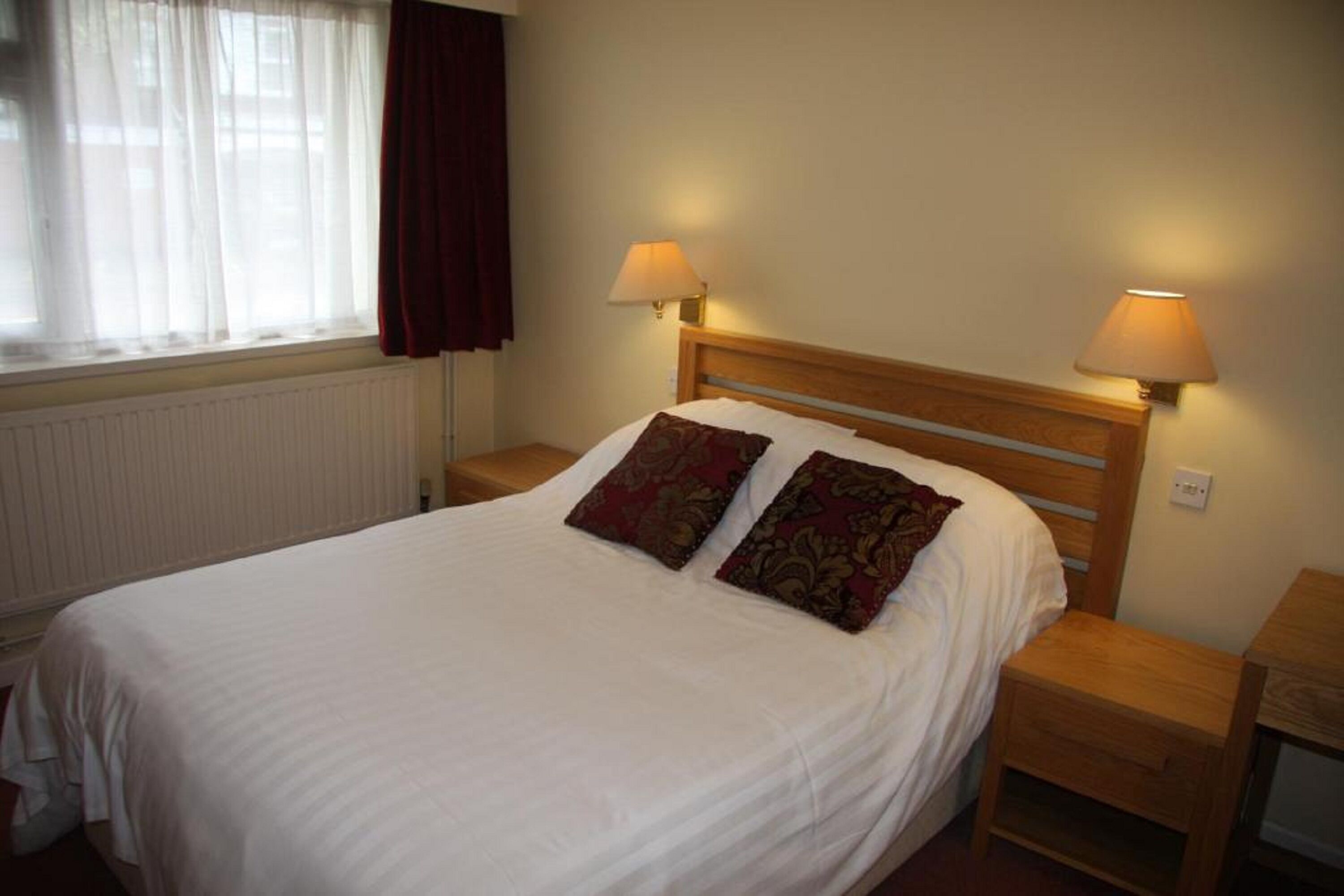 standard double room | individually decorated, individually furnished, desk, soundproofing