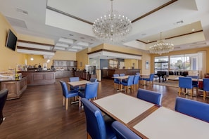 Bao gồm bữa sáng buffet hàng ngày