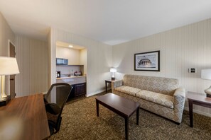 1 bedroom, premium bedding, desk, laptop workspace