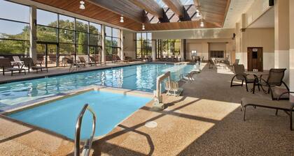 DoubleTree by Hilton Boston North Shore