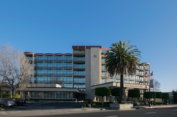Oakland Airport Executive Hotel