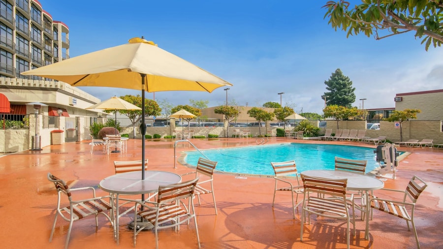 Oakland Airport Executive Hotel