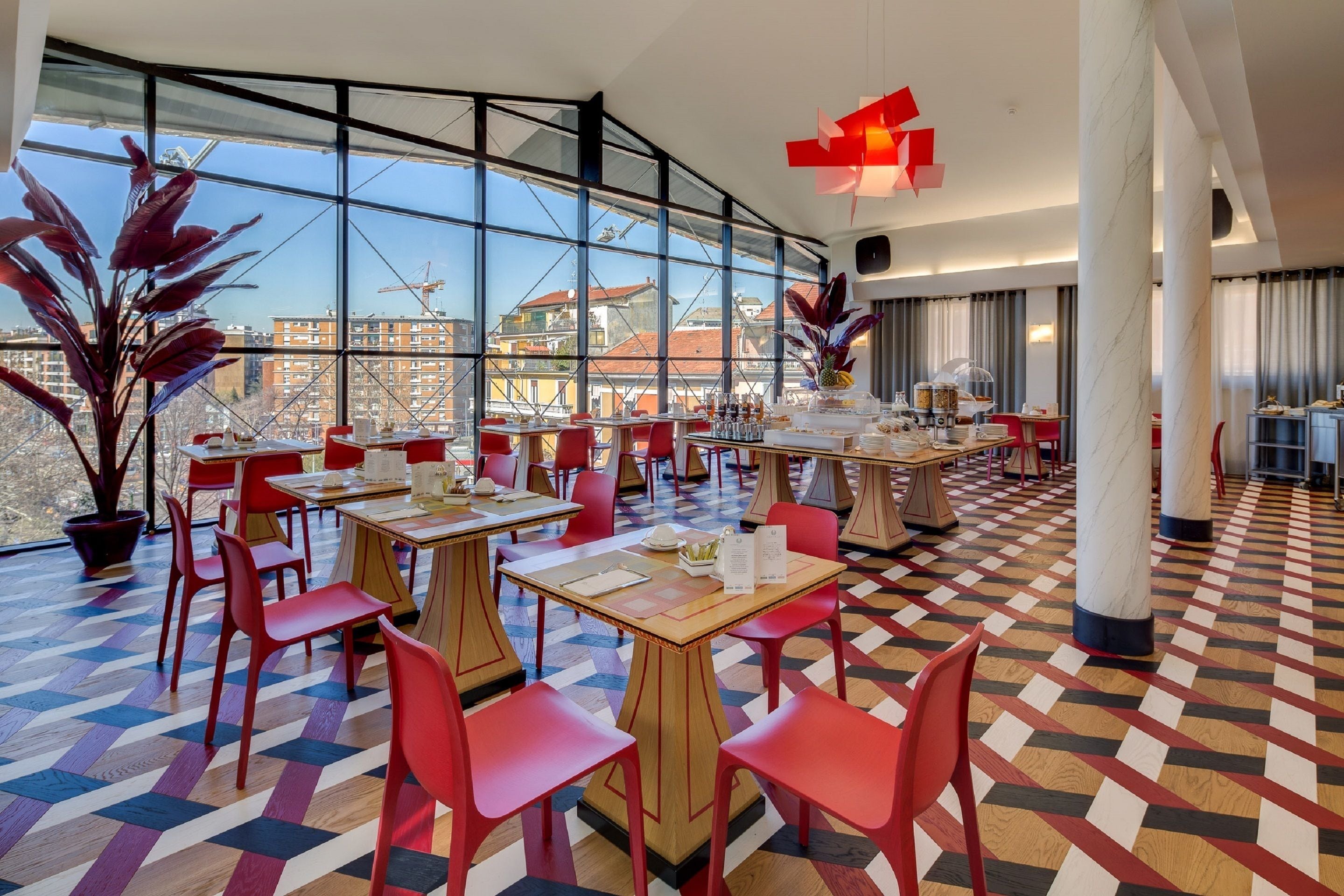Breakfast, lunch, dinner served; Italian cuisine 