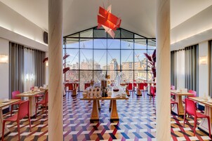 Πρωινό σε μπουφέ καθημερινά (15 EUR/άτομο)