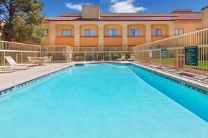 Pool - Go 2 hotel by Reliance (Las Cruces)