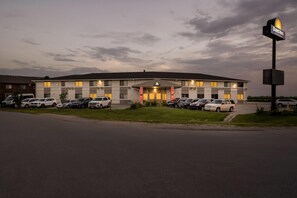 Exterior - Days Inn by Wyndham York (York)