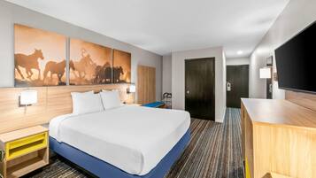 Room, 1 Queen Bed, Accessible, Non Smoking (Mobility) | Cribs (free), WiFi (free), bed sheets