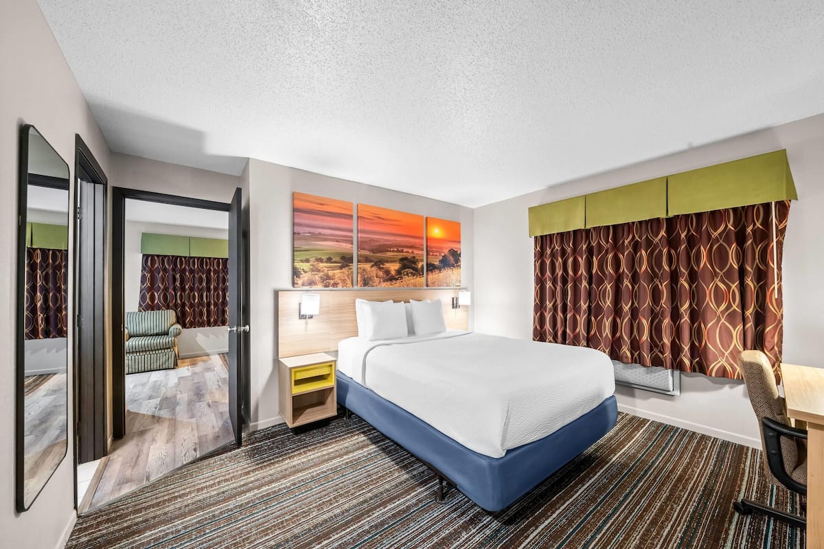 Suite, Multiple Beds, Non Smoking
