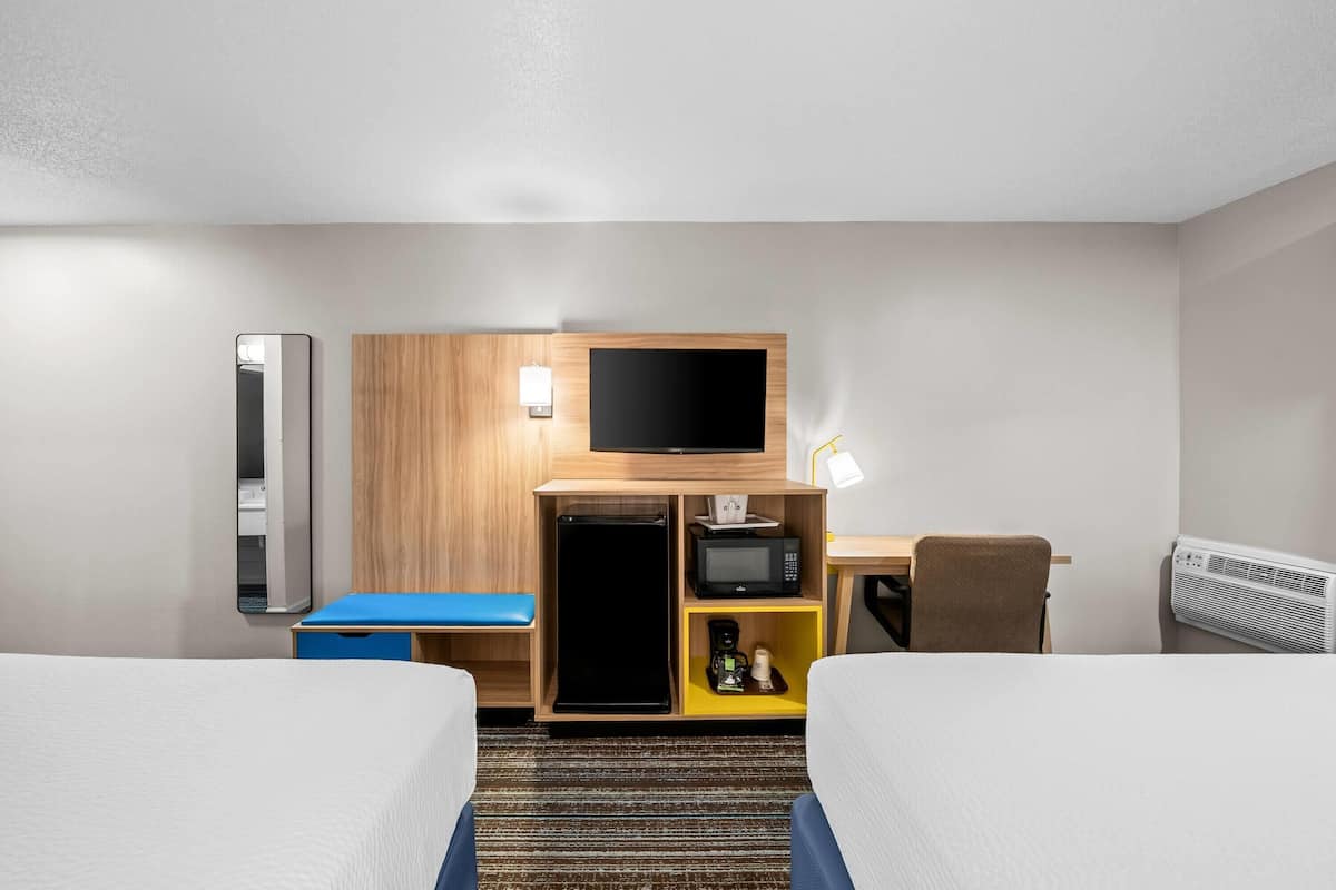 Standard Room, 2 Queen Beds