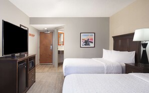 Premium bedding, down comforters, desk, laptop workspace - Hampton Inn Evansville (Evansville)