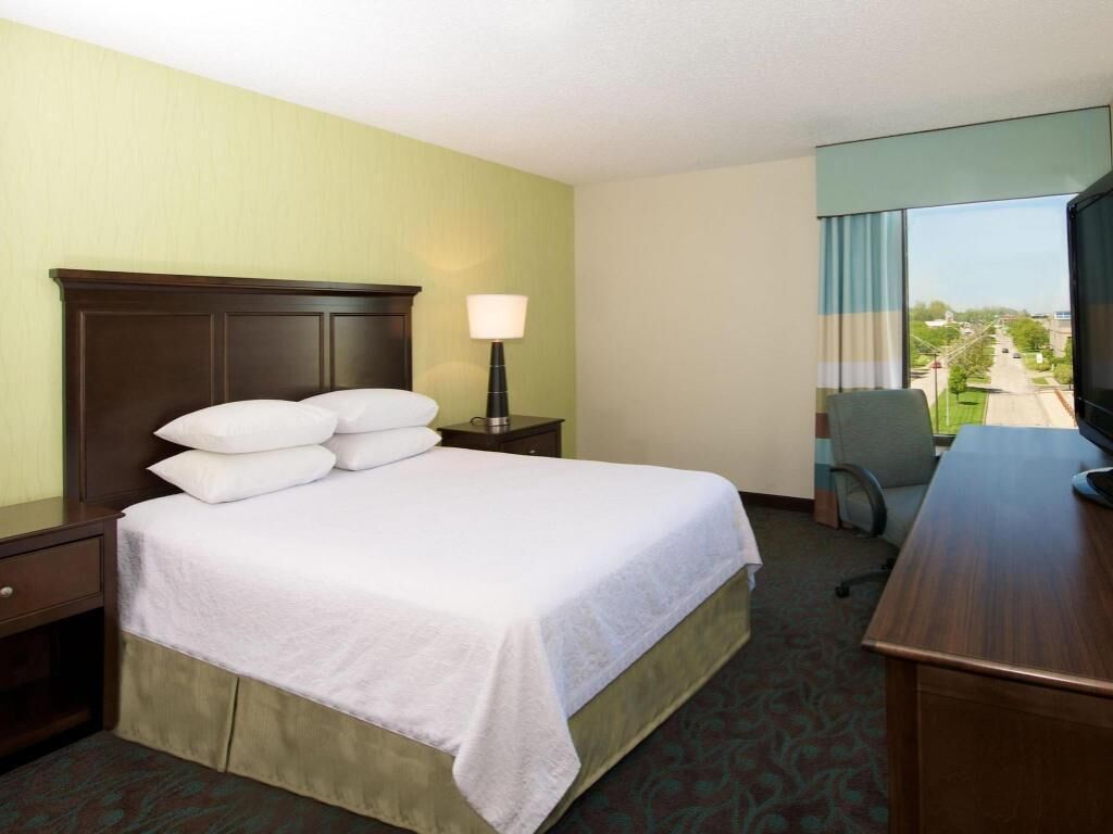 Premium bedding, down comforters, desk, laptop workspace