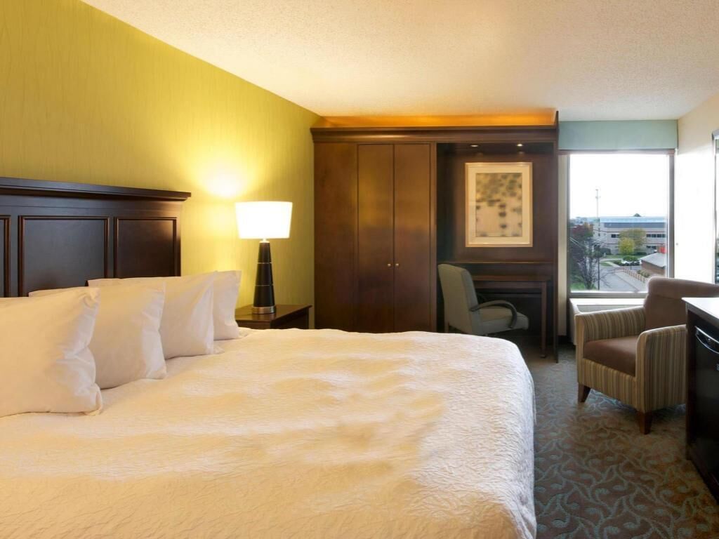 Premium bedding, down comforters, desk, laptop workspace