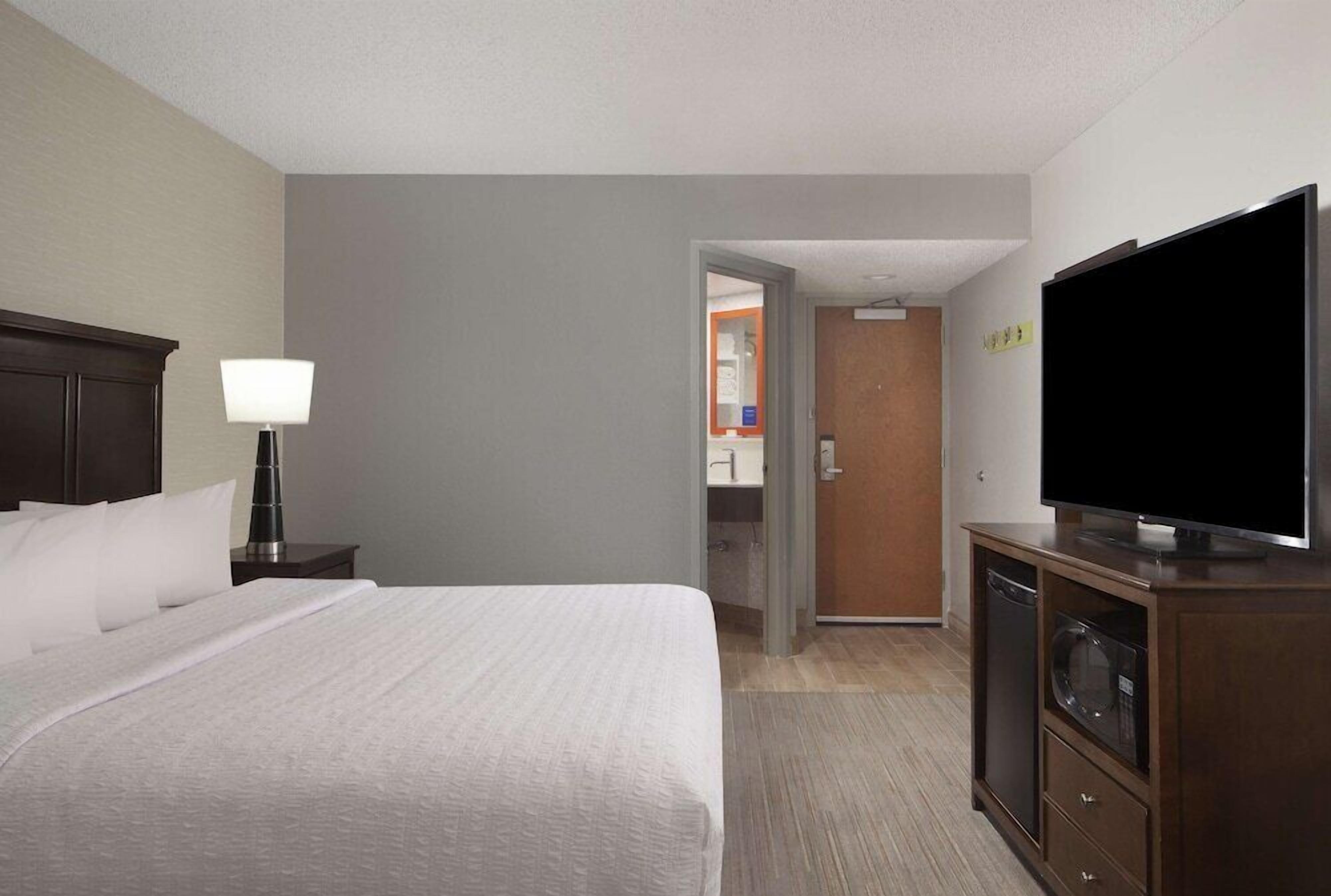 Premium bedding, down comforters, desk, laptop workspace
