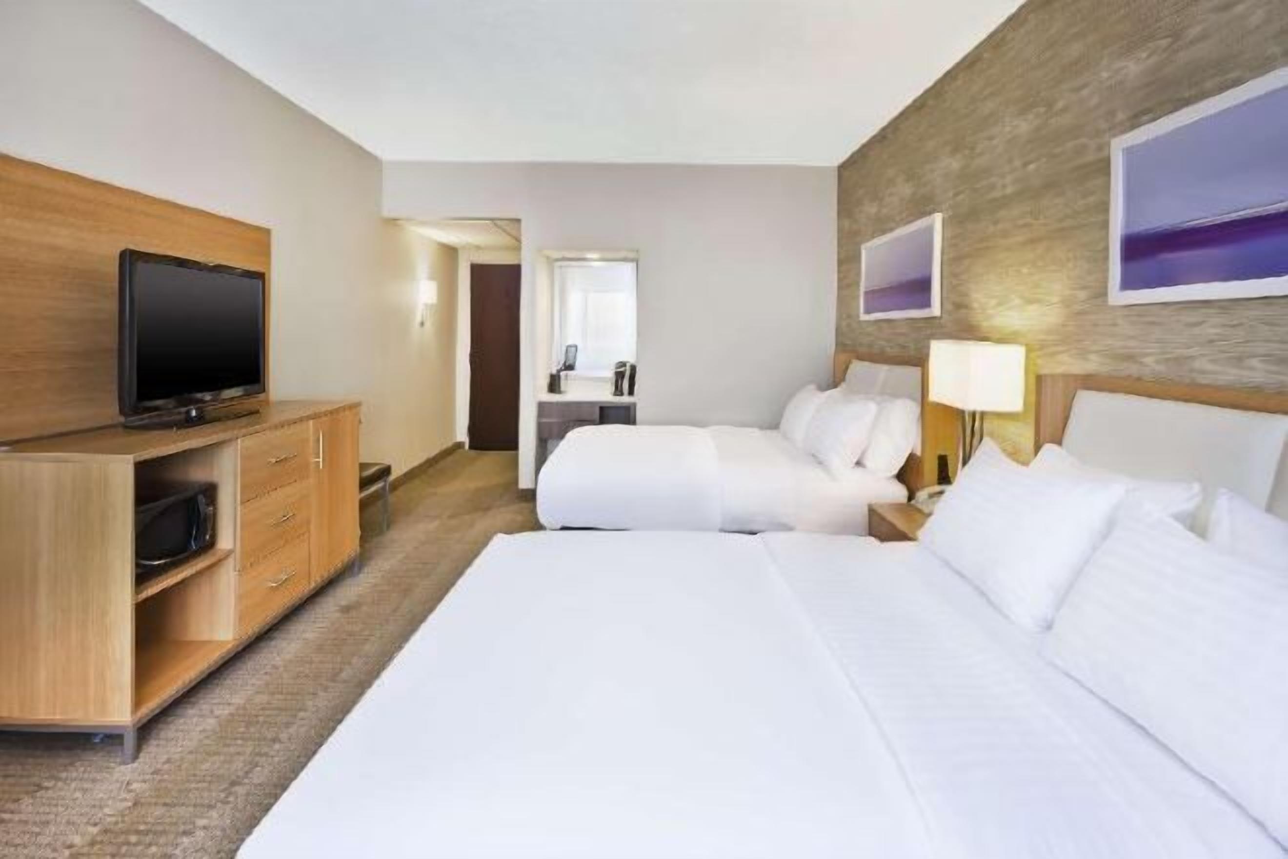 Caja de seguridad en la habitación y escritorio 