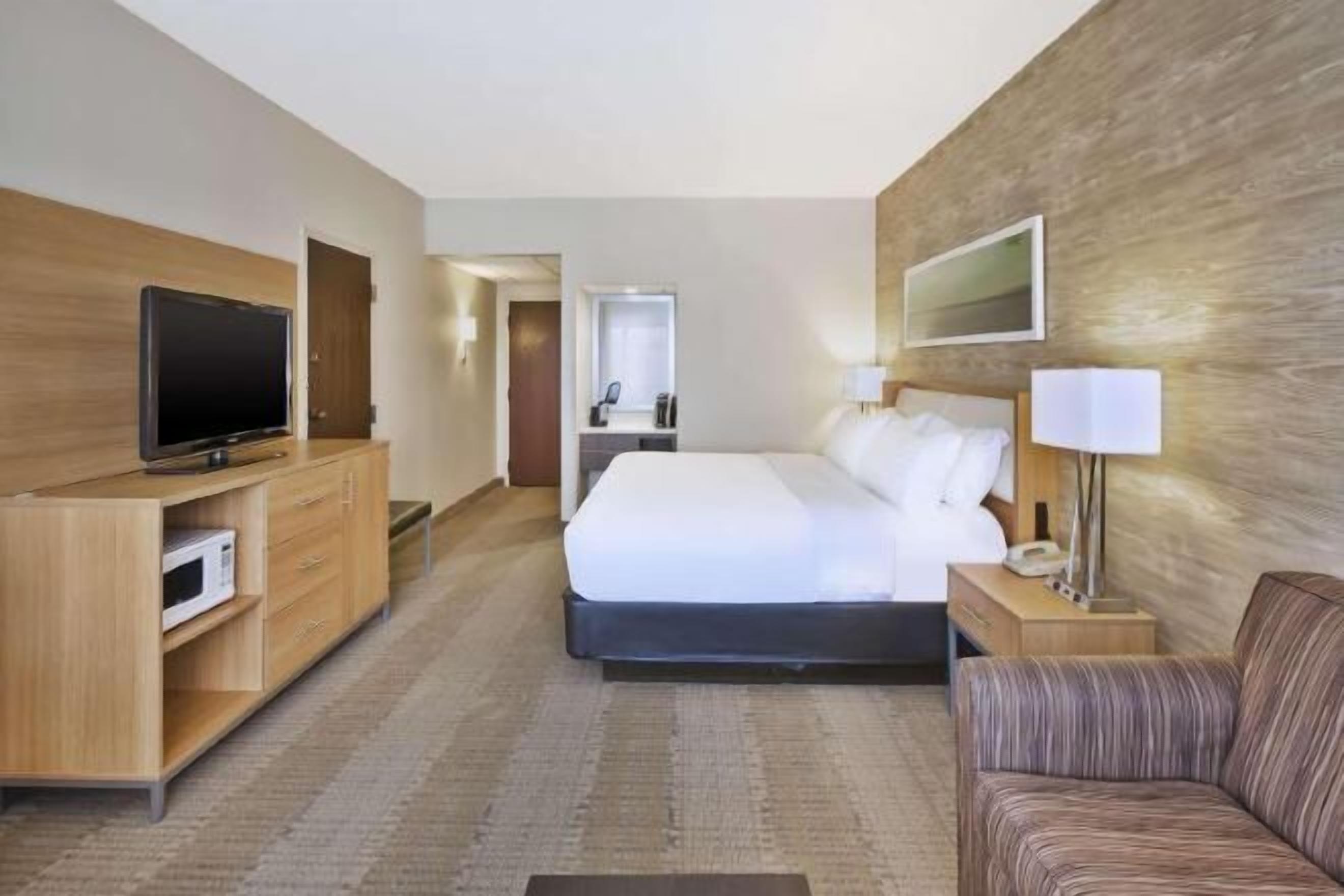 Caja de seguridad en la habitación y escritorio 