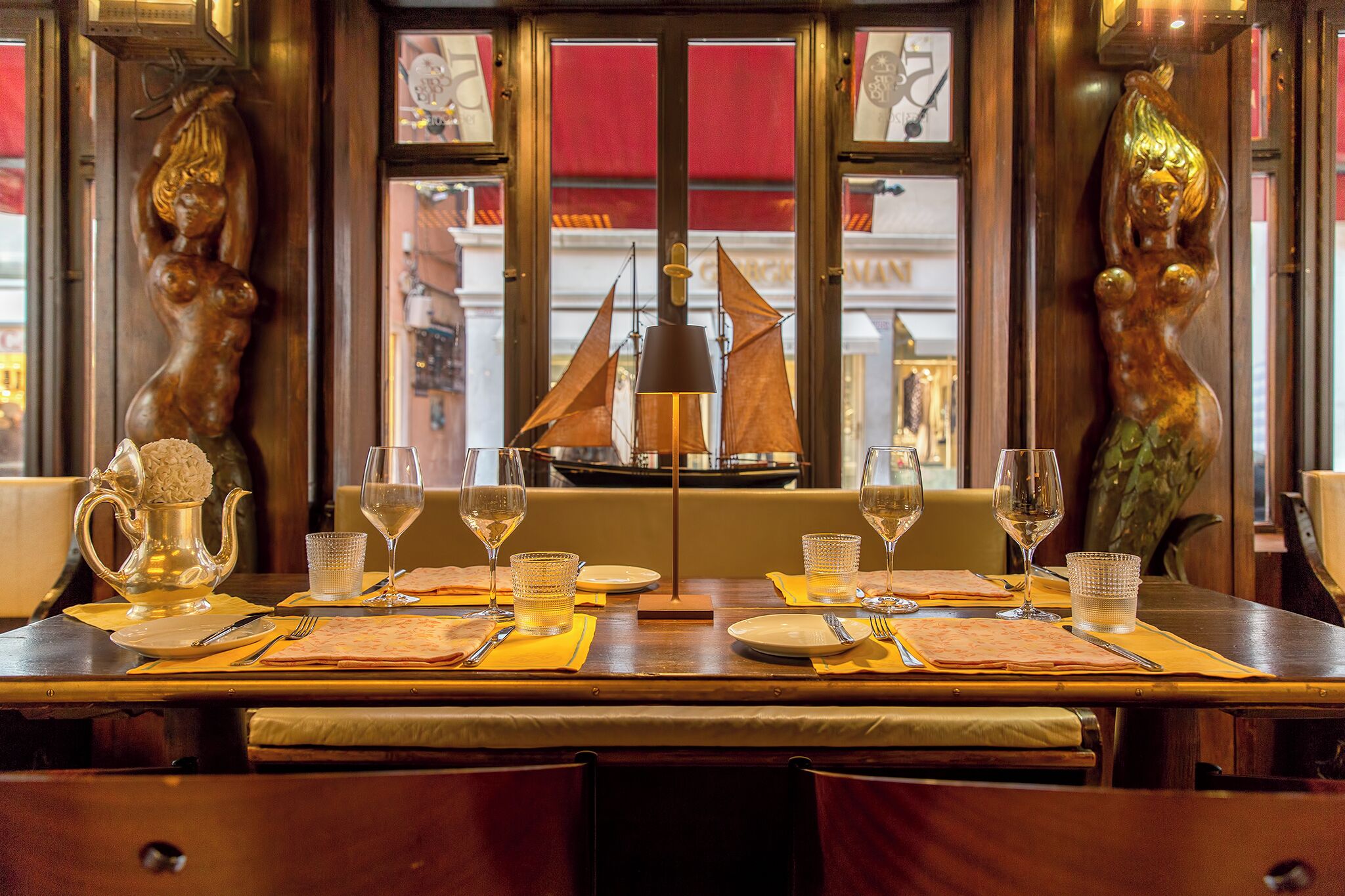 lunch and dinner served