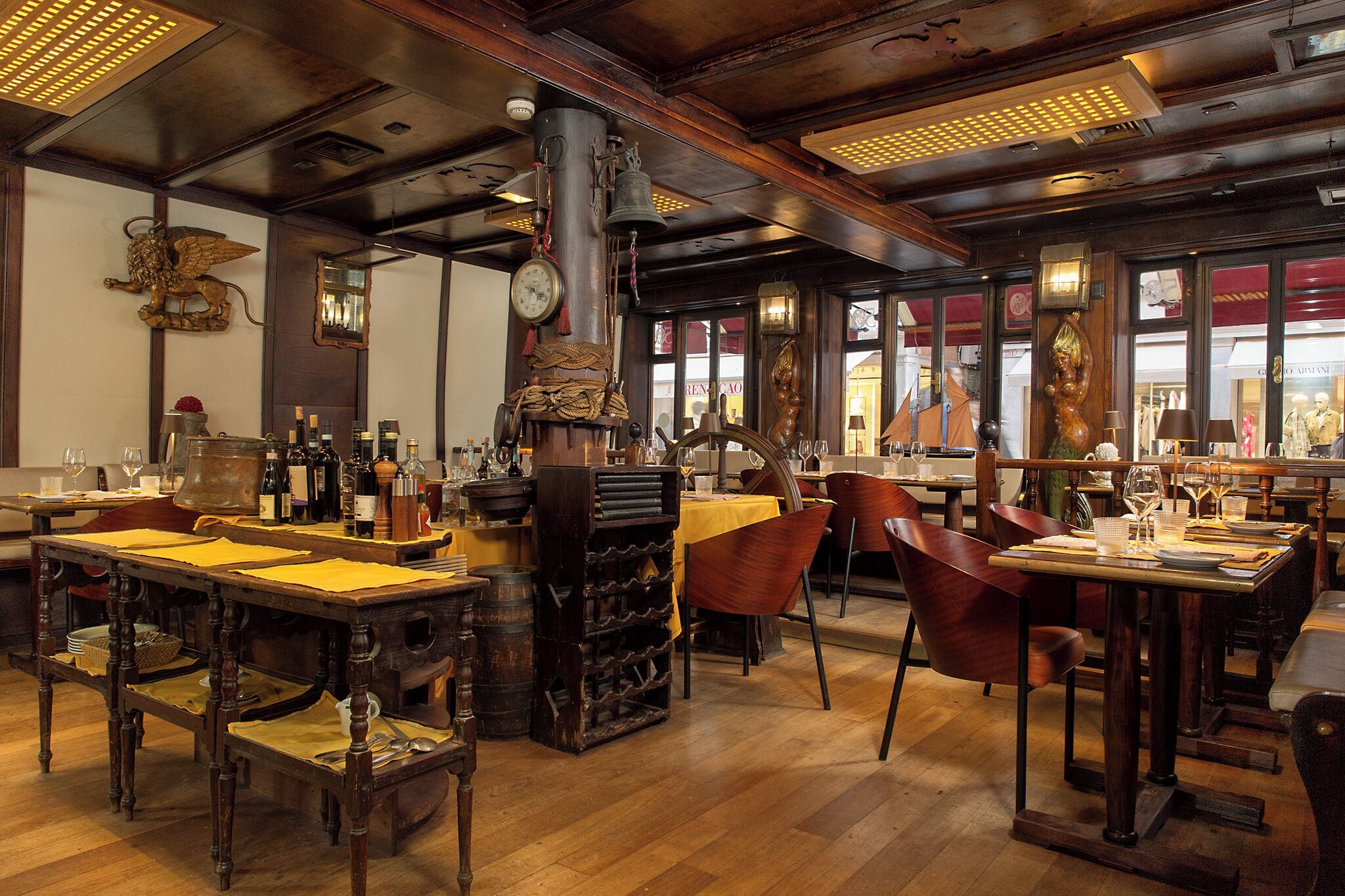 lunch and dinner served