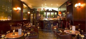 Bar (in der Unterkunft)