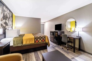 Room, 1 King Bed, Non Smoking | Soundproofing, iron/ironing board, free cribs/infant beds, free WiFi