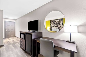 Room, 1 King Bed, Non Smoking | Soundproofing, iron/ironing board, free cribs/infant beds, free WiFi
