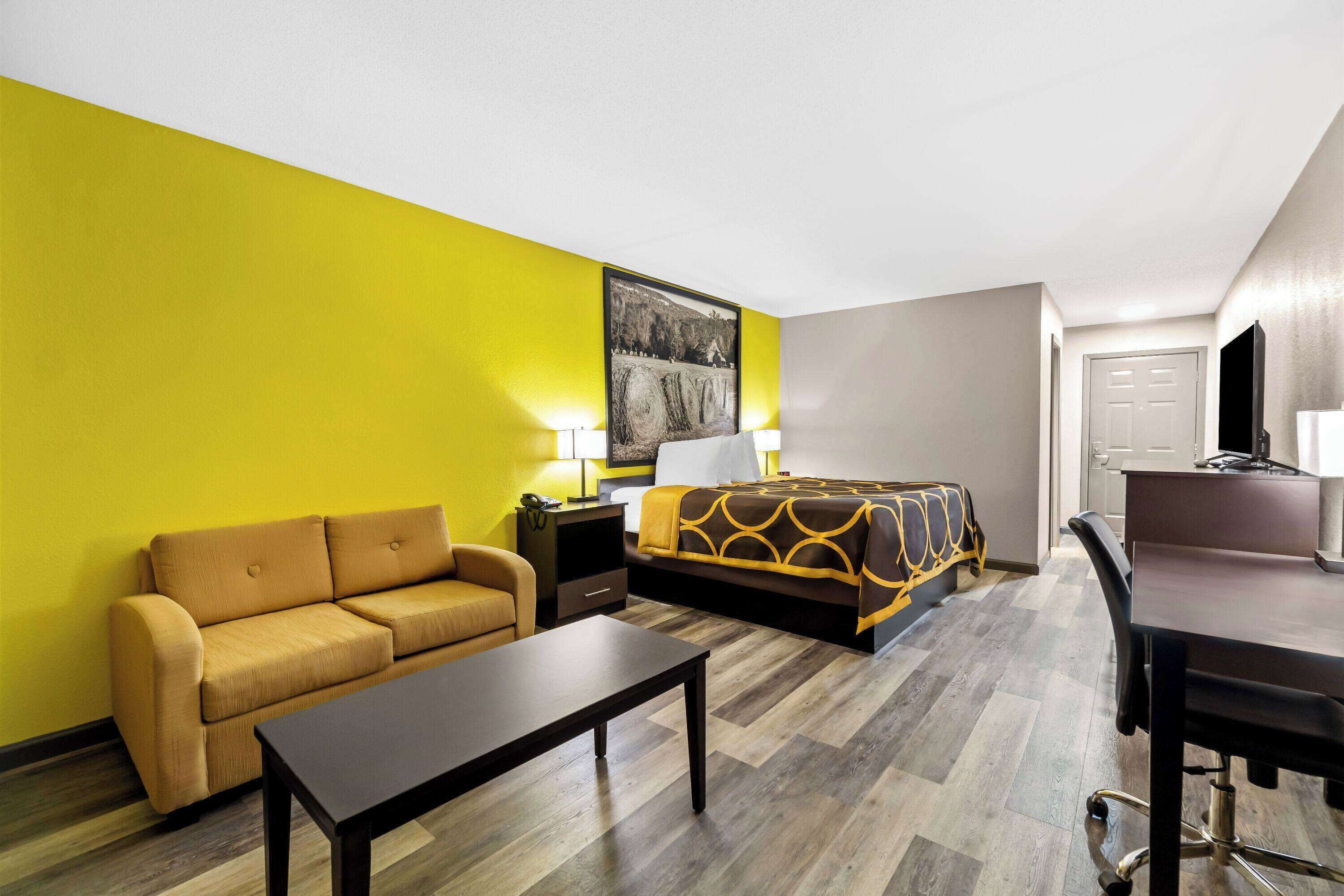 Room, 1 King Bed, Non Smoking | Soundproofing, iron/ironing board, free cribs/infant beds, free WiFi