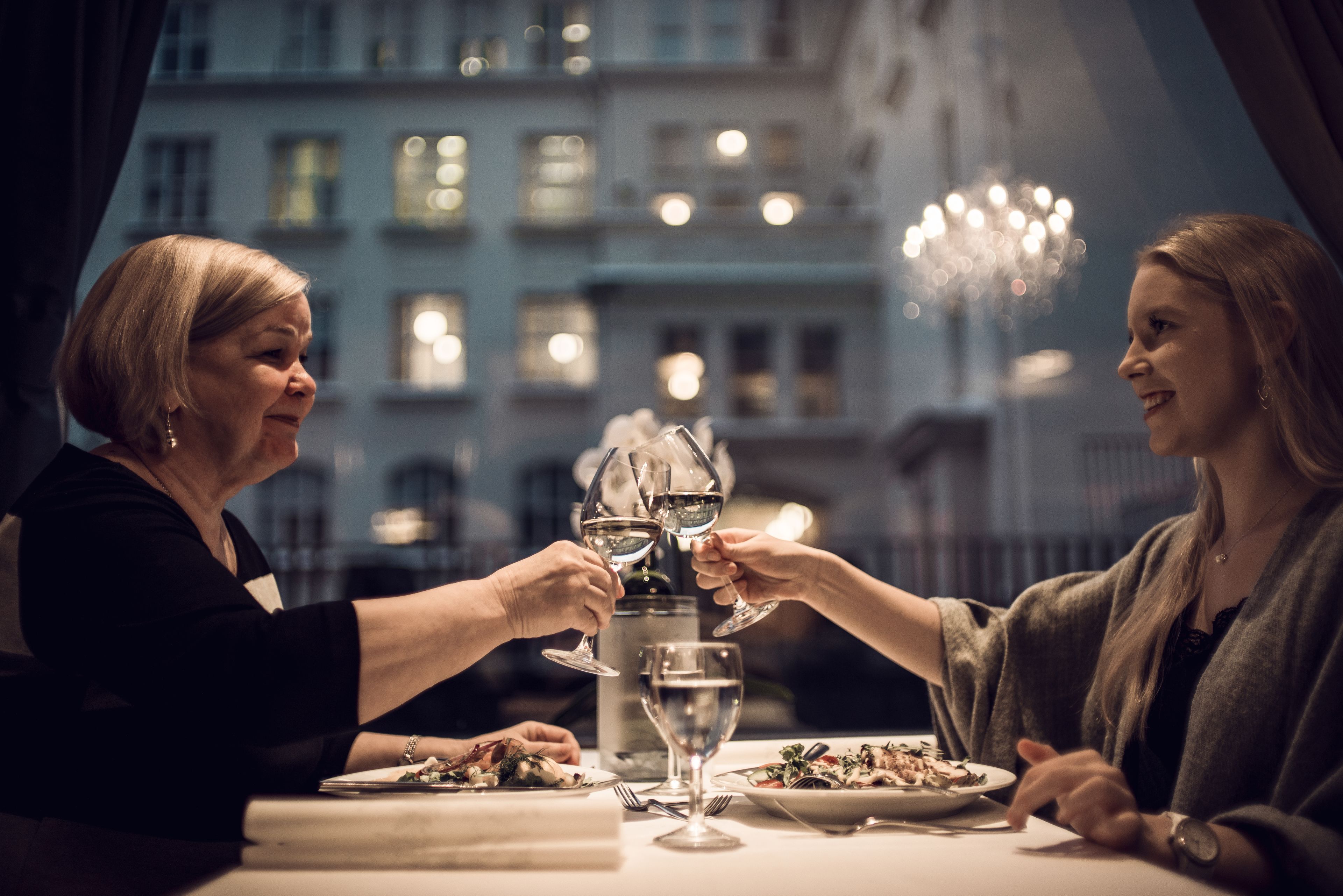 Breakfast and lunch served, local cuisine