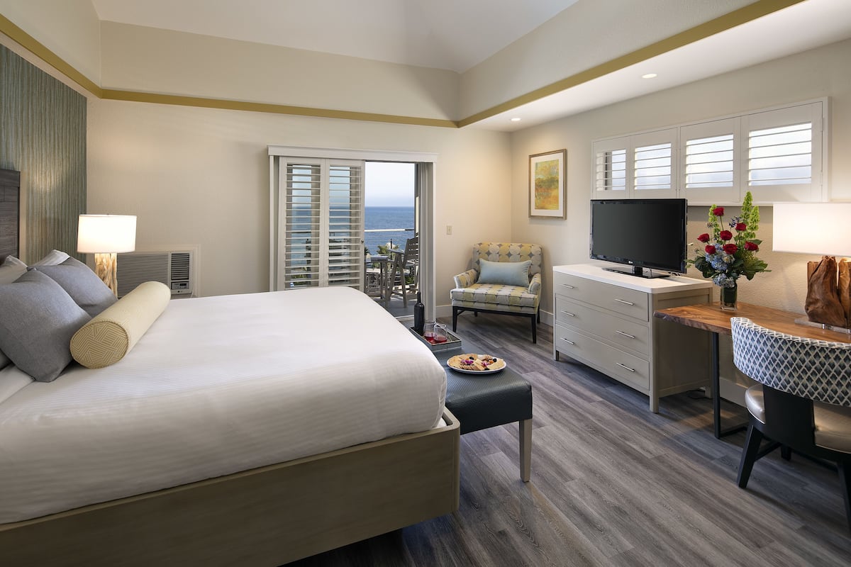 oceanfront king | 1 bedroom, premium bedding, in-room safe, desk