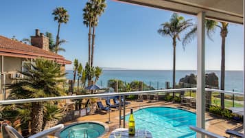 Oceanview Poolview King | Balcony view