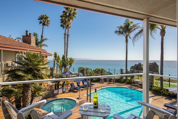 Zimmer, 1 King-Bett, Poolblick (King) | Blick vom Balkon