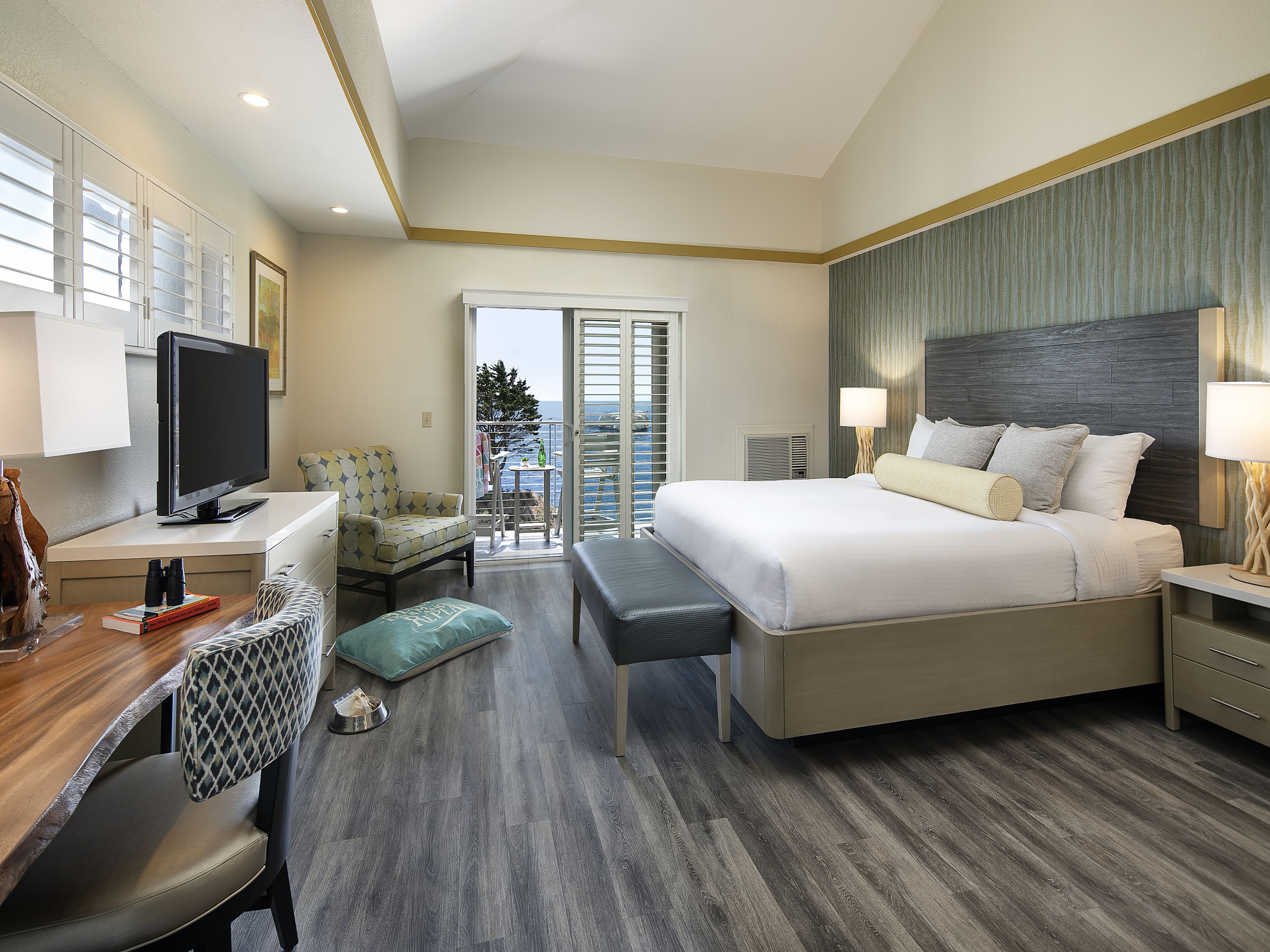 1 bedroom, premium bedding, in-room safe, desk