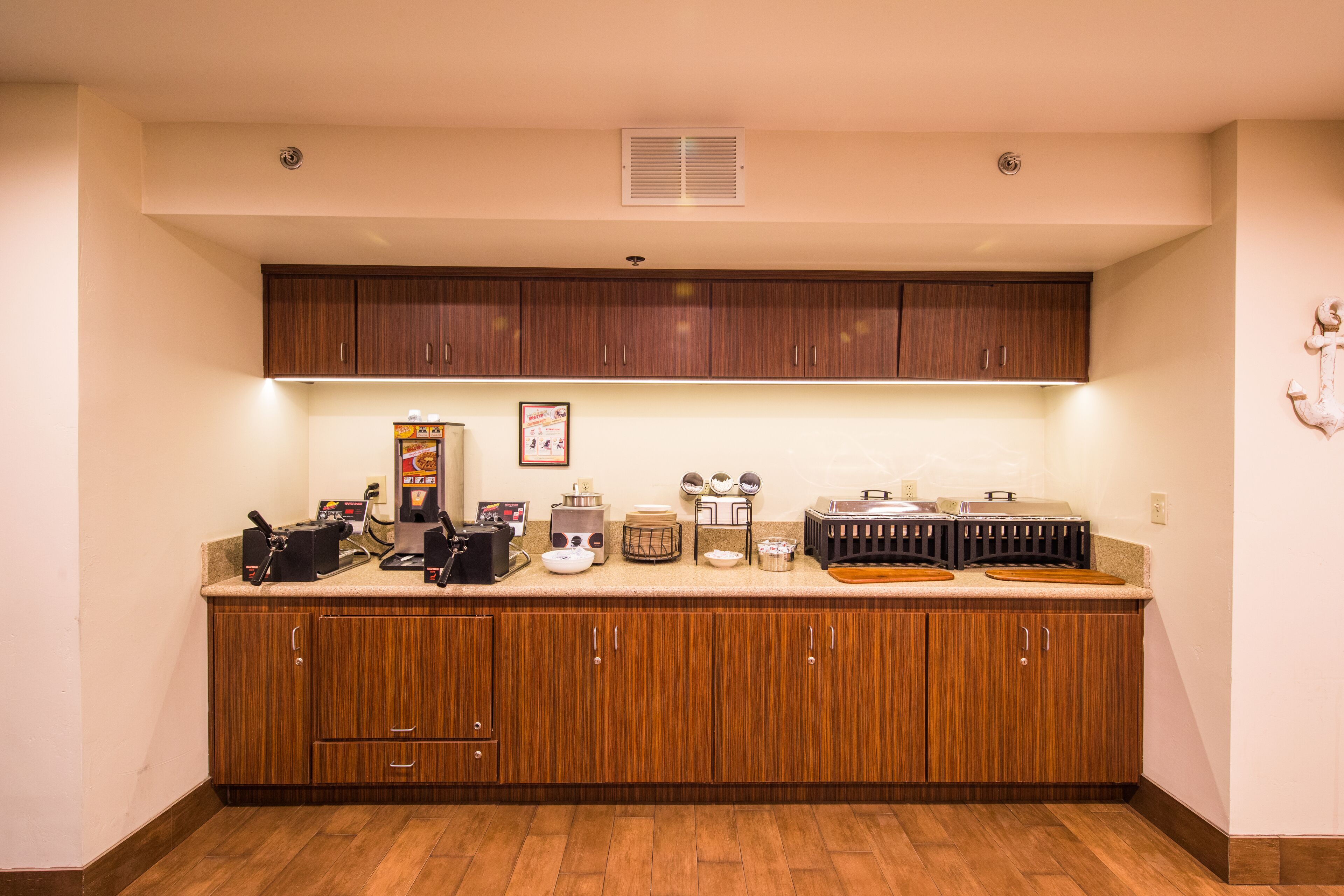 free daily continental breakfast