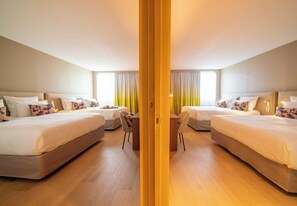 Family Room, 2 Double Beds (Superior)