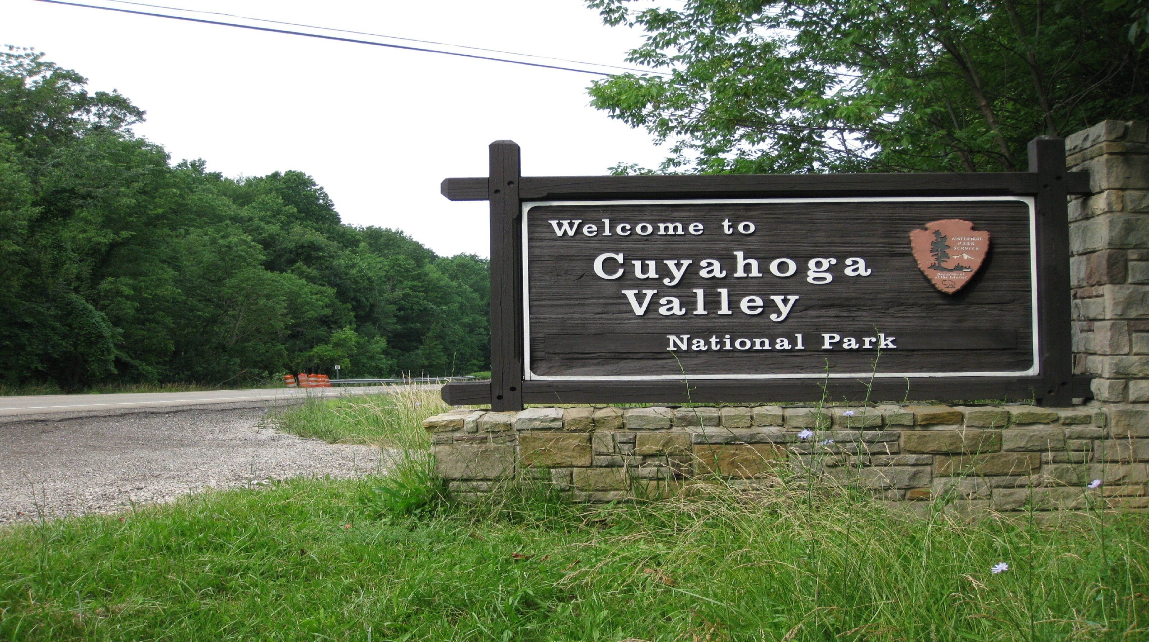 Señal de bienvenida al Parque Nacional del Valle Cuyahoga.
