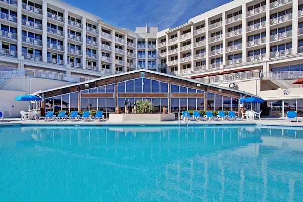 Indoor pool, outdoor pool