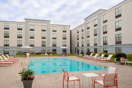 Pool. Holiday Inn East Windsor by IHG