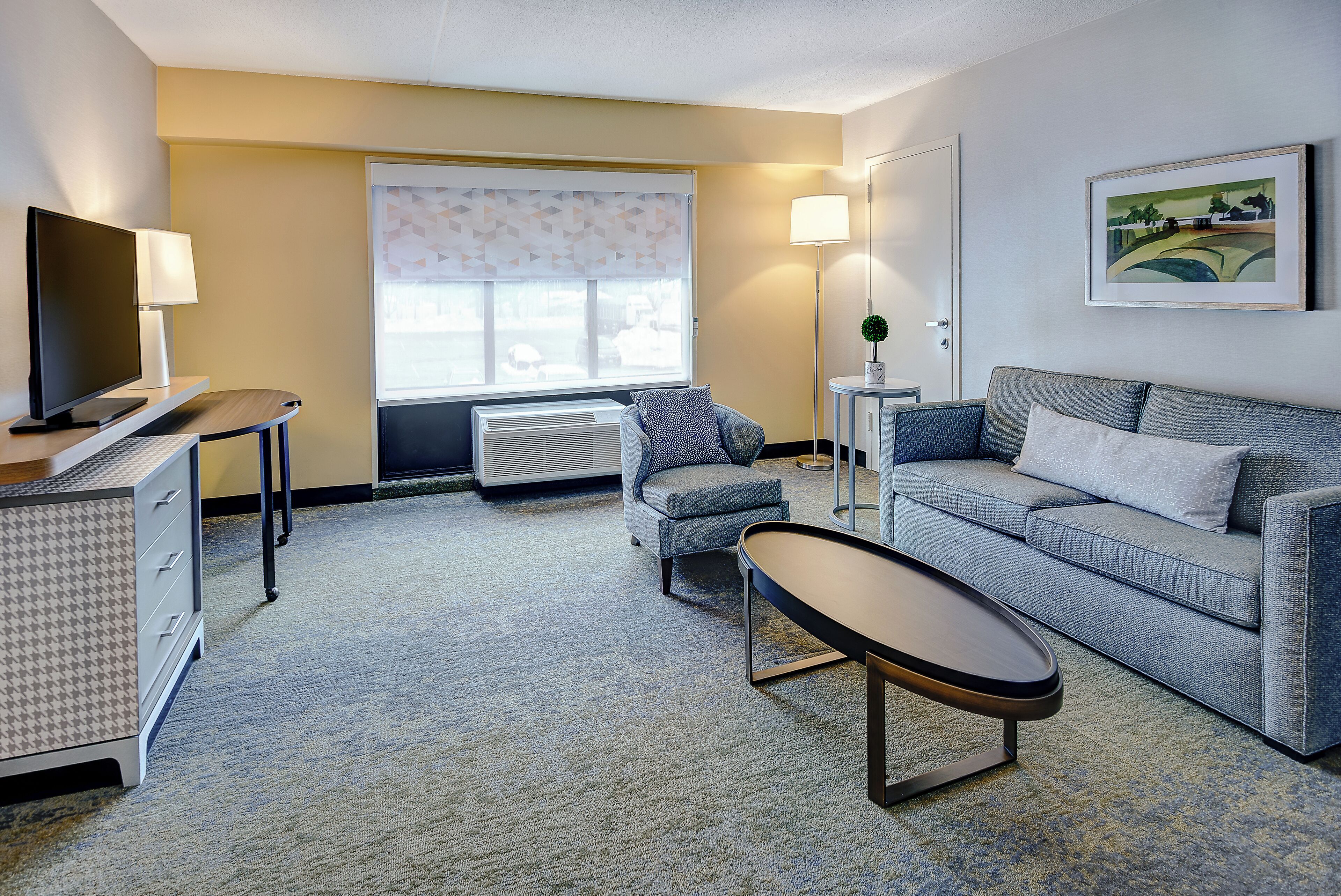 Suite, 1 cama King size, tina para personas con discapacidad (Mobility) | Caja de seguridad en la habitación y escritorio 