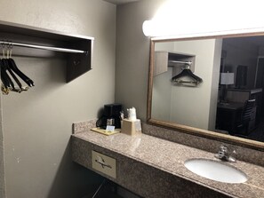 Bathroom sink