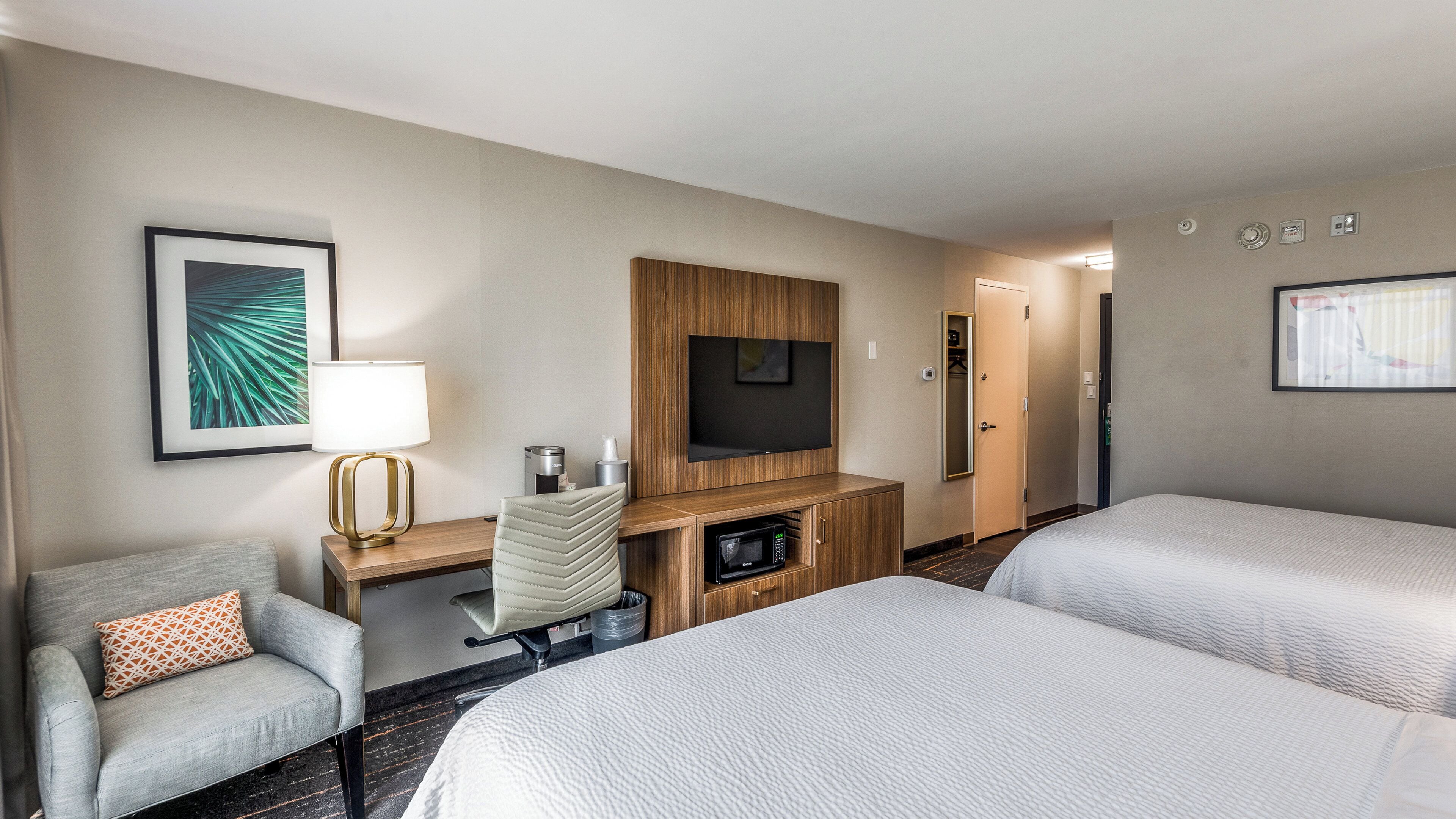 hypo-allergenic bedding, in-room safe, desk, blackout curtains