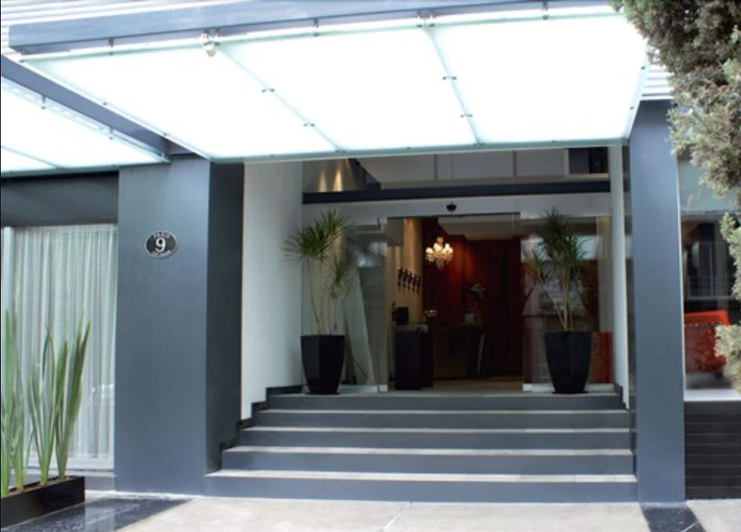 Majoituspaikan sisäänkäynti