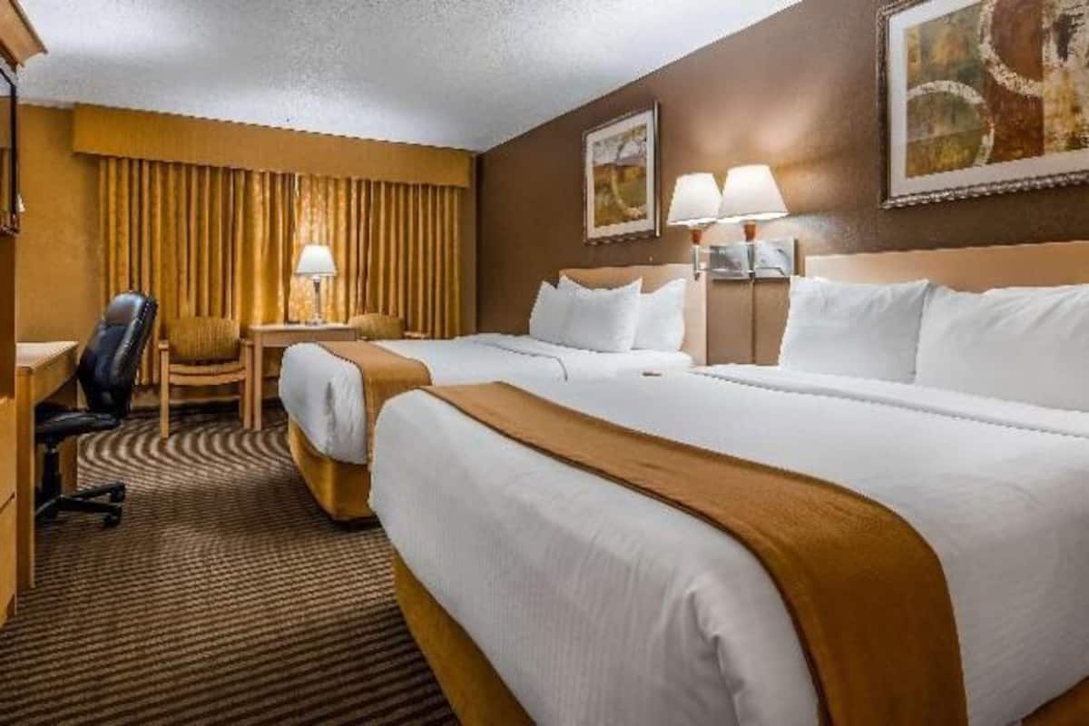 Peralatan tempat tidur premium, meja, ruang kerja komputer riba