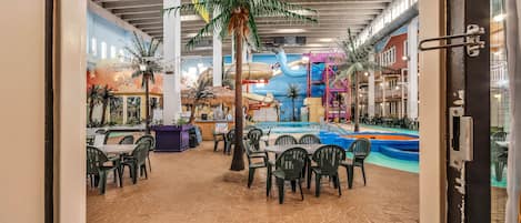 Bar vid poolen