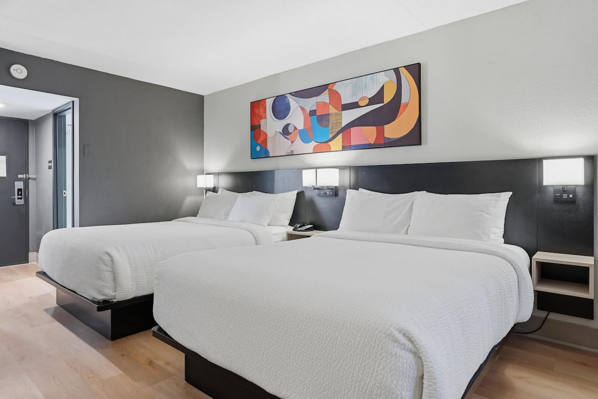 Ropa de cama de alta calidad y escritorio