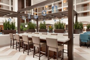 Lobby - Embassy Suites by Hilton San Luis Obispo (San Luis Obispo)