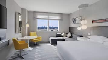 Sengetøy av topp kvalitet, senger med overmadrass og safe på rommet