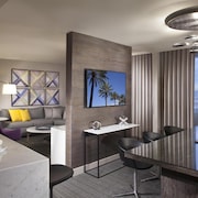 Hyatt Regency Los Angeles International Airport