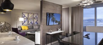 Hyatt Regency Los Angeles International Airport